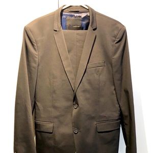 Men’s Zara suit